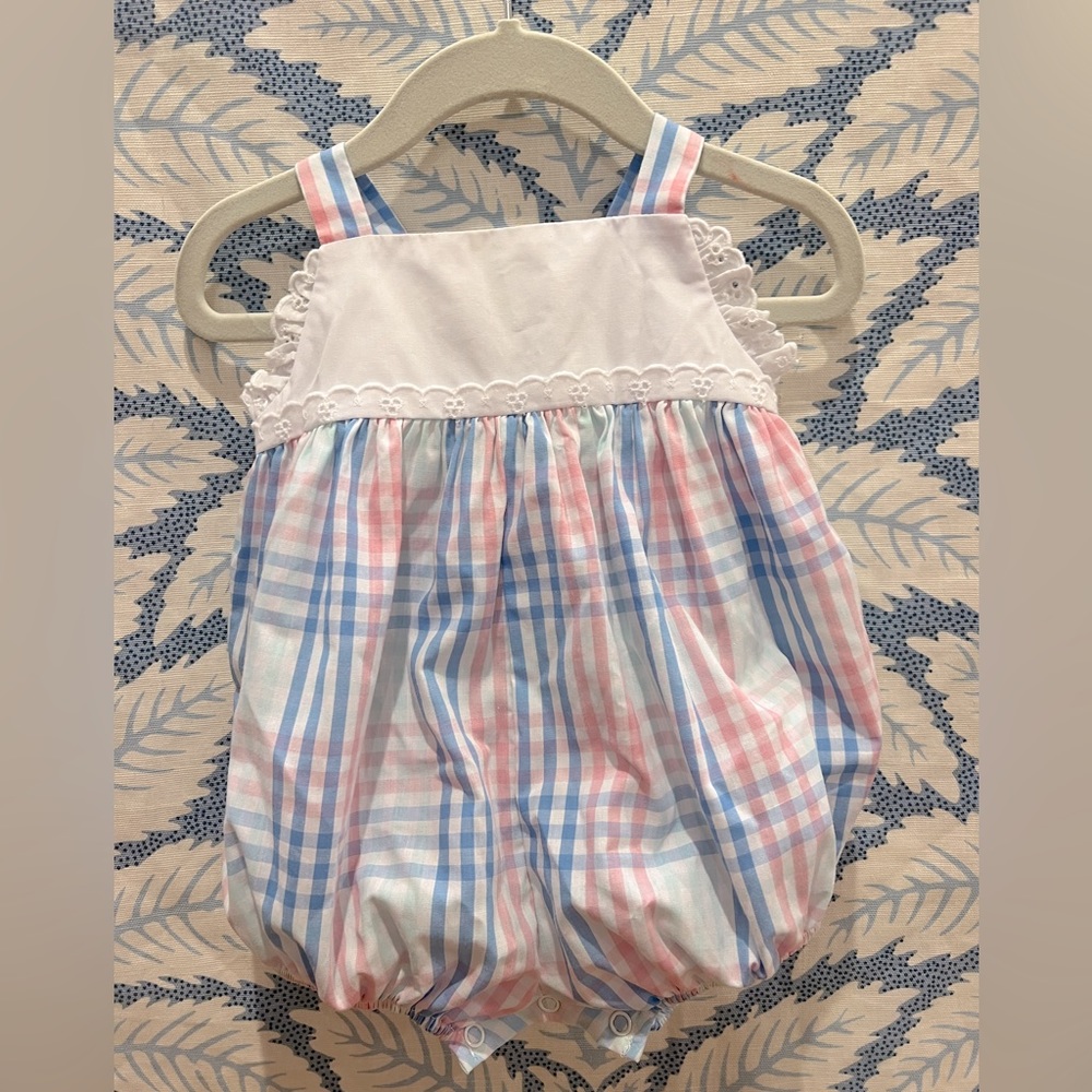TBBC Beaufort Bonnet Bitsy Bubble Spring plaid 6-12 months EUC